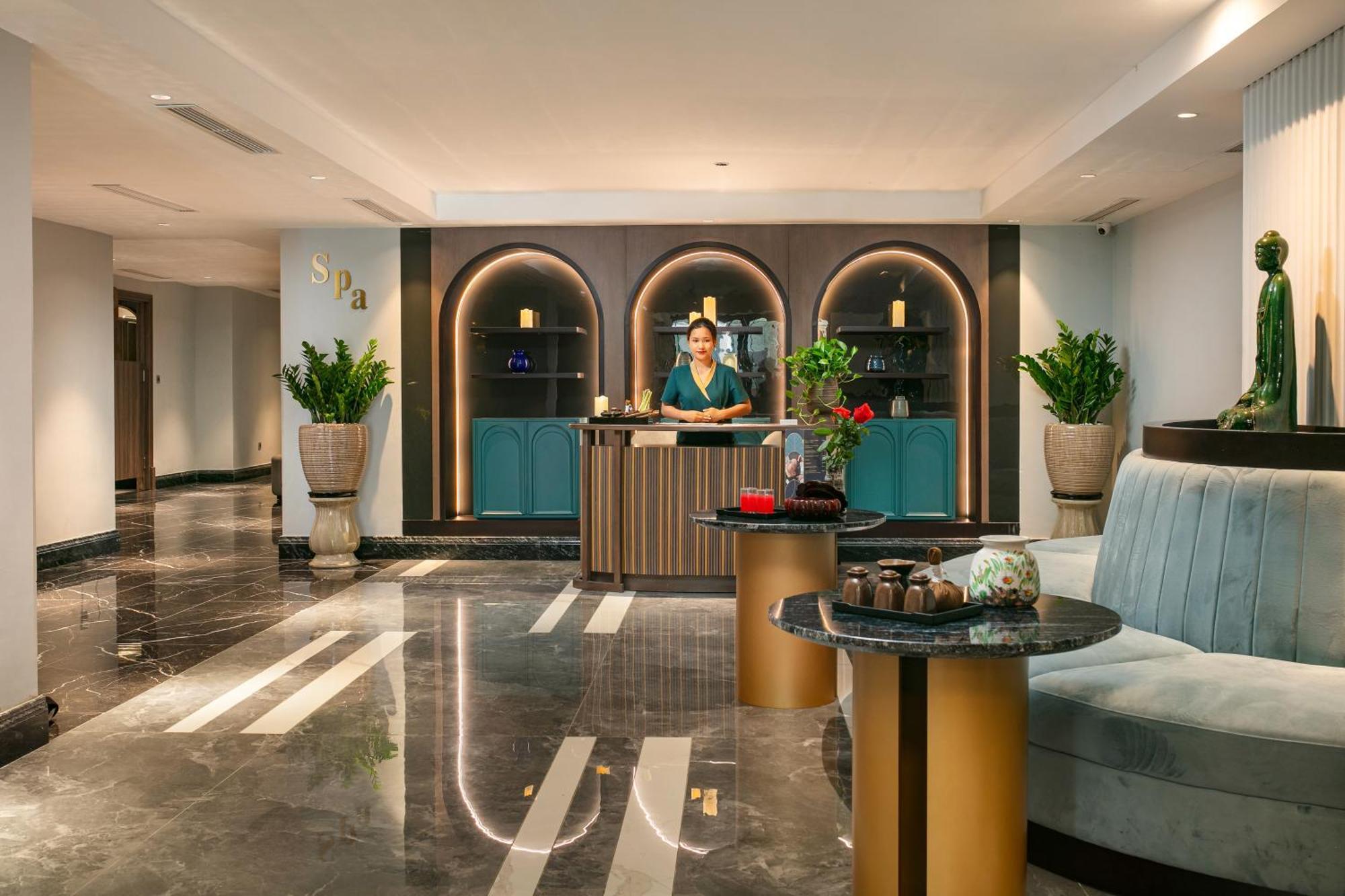May De Ville Lakeside Hotel Hanói Exterior foto Lobby