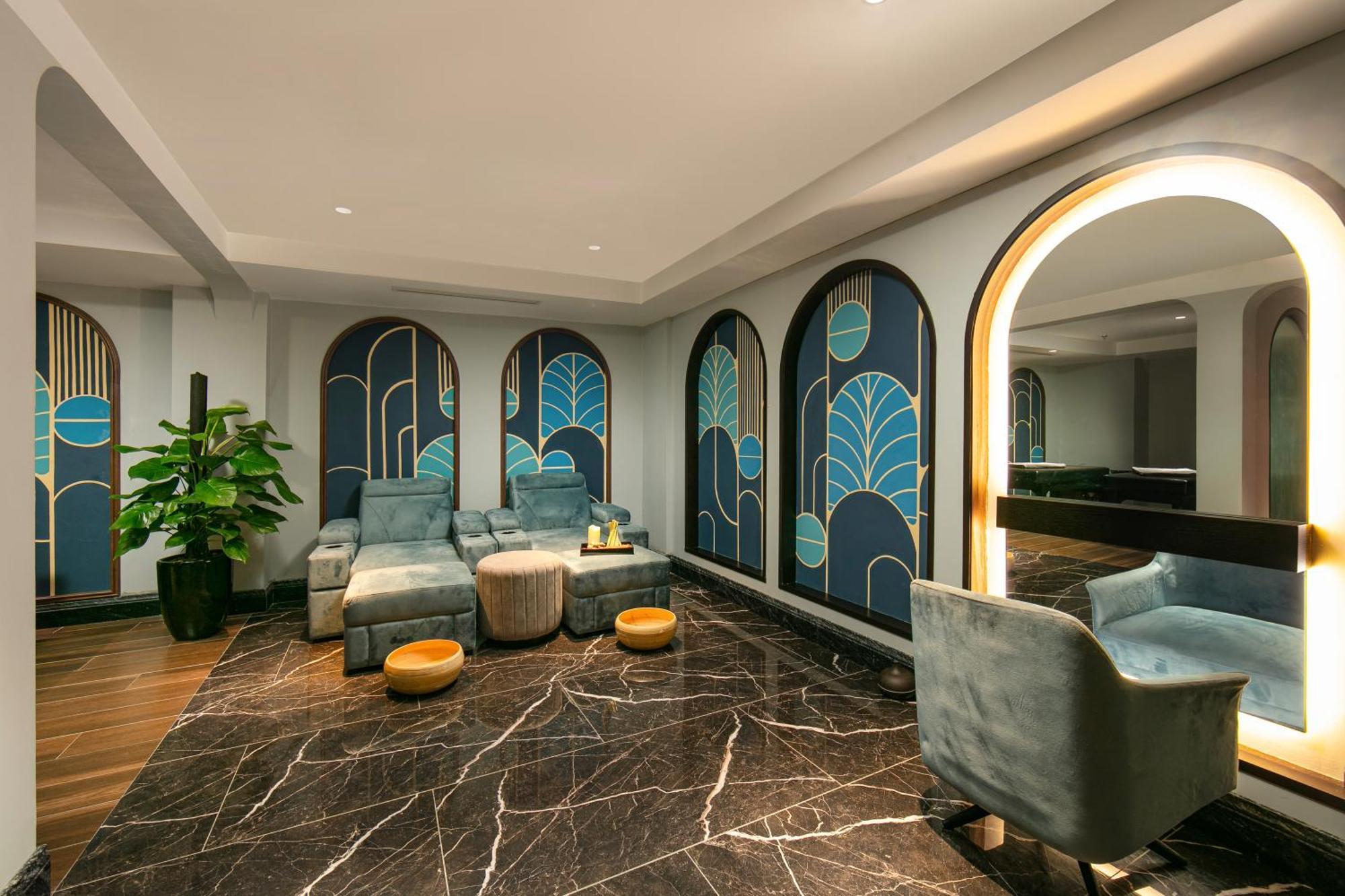 May De Ville Lakeside Hotel Hanói Exterior foto The lobby of the hotel