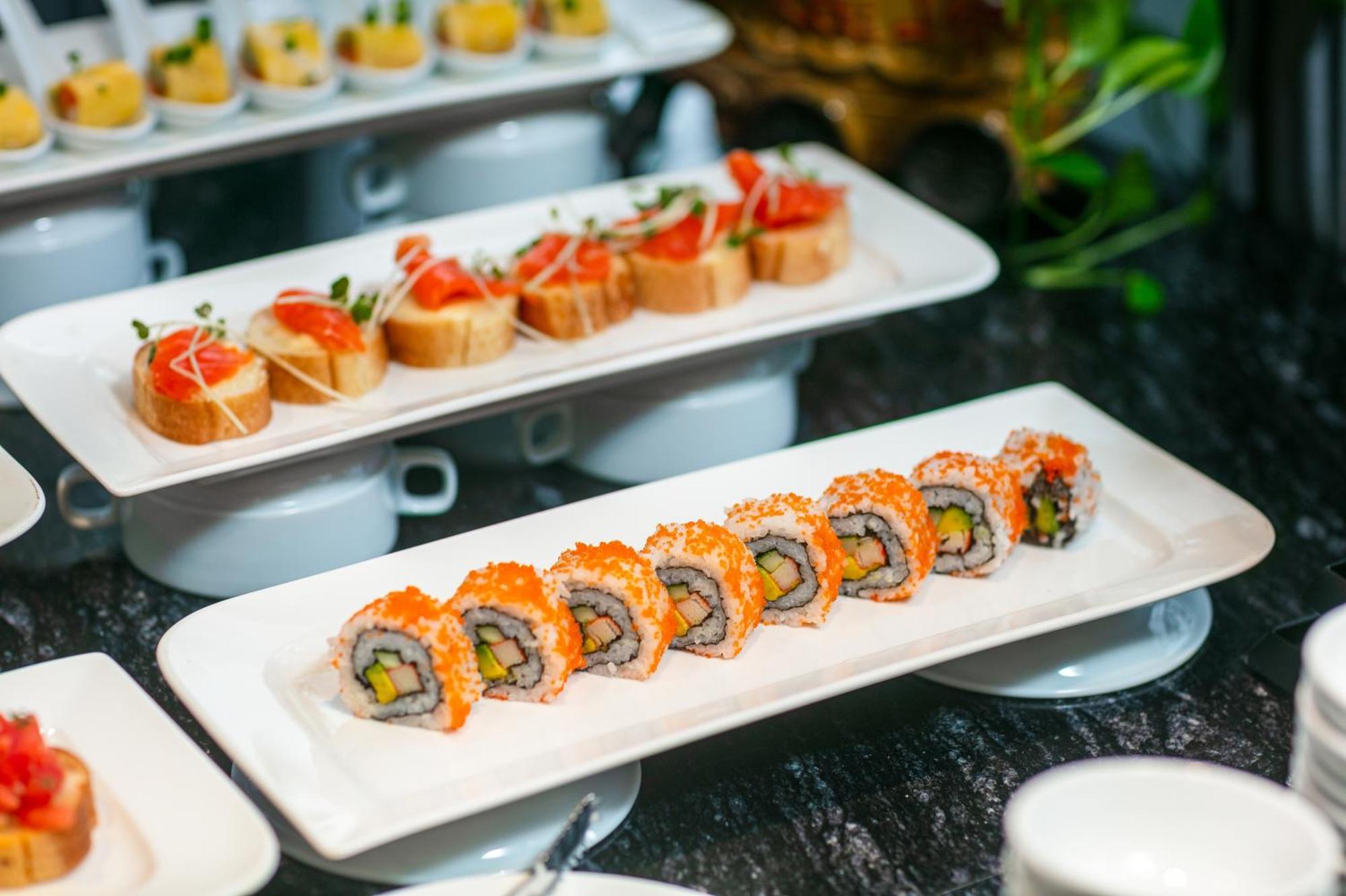 May De Ville Lakeside Hotel Hanói Exterior foto California roll